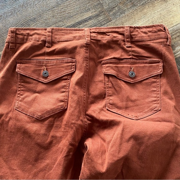 Stitch Star Ankle Pants - Picture 5 of 10